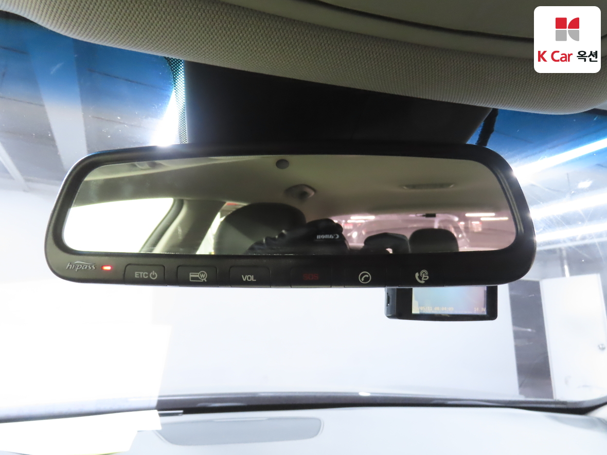 Hyundai Genesis - 13