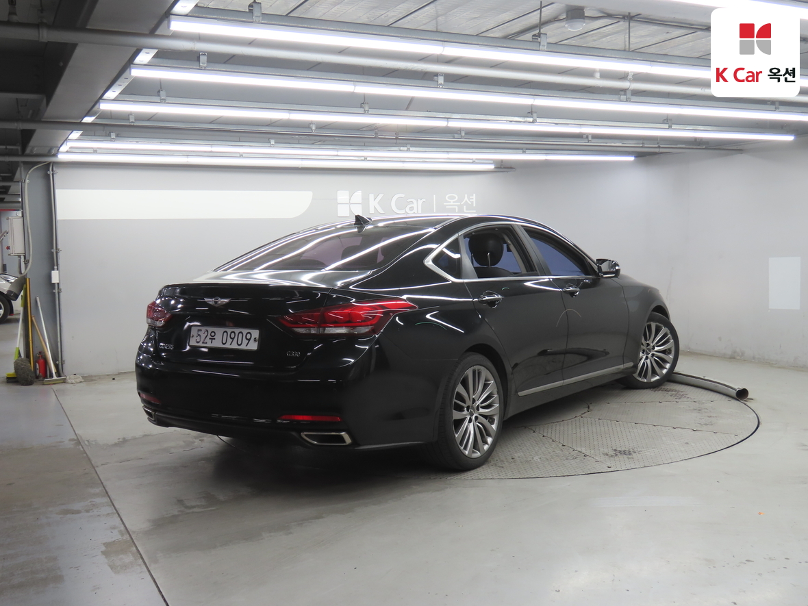 Hyundai Genesis - 2