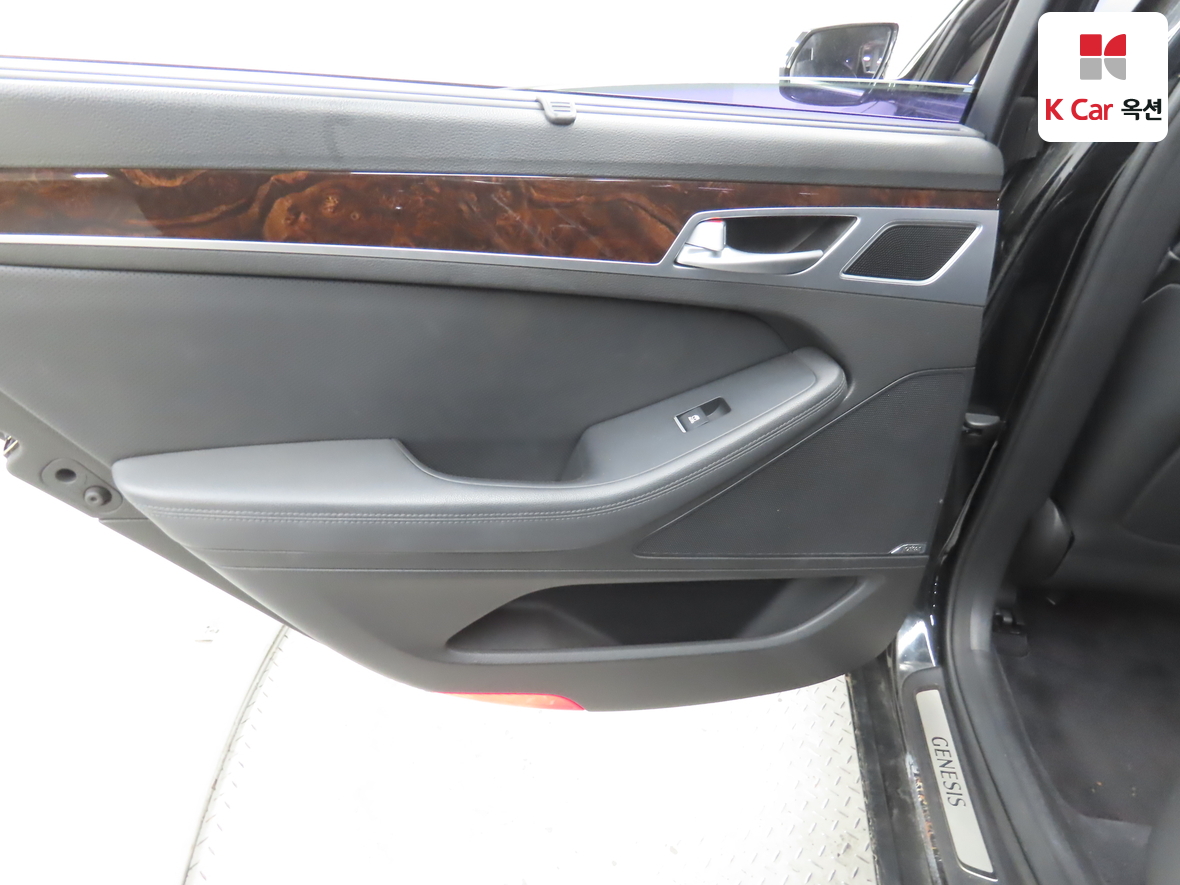 Hyundai Genesis - 22