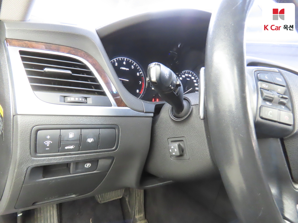 Hyundai Genesis - 9