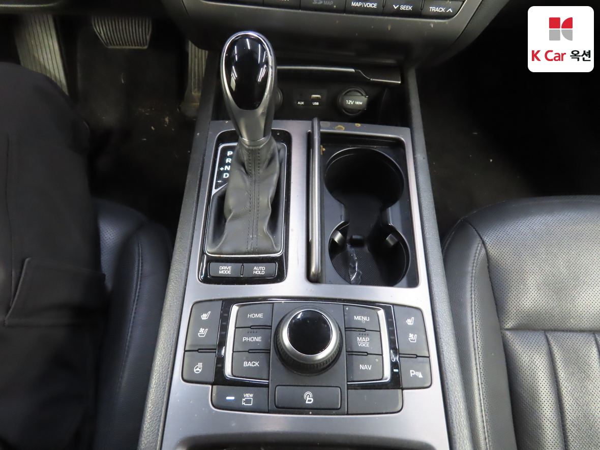 Hyundai Genesis - 16