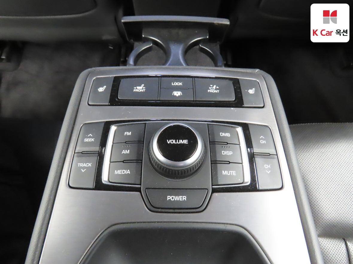 Hyundai Genesis - 24