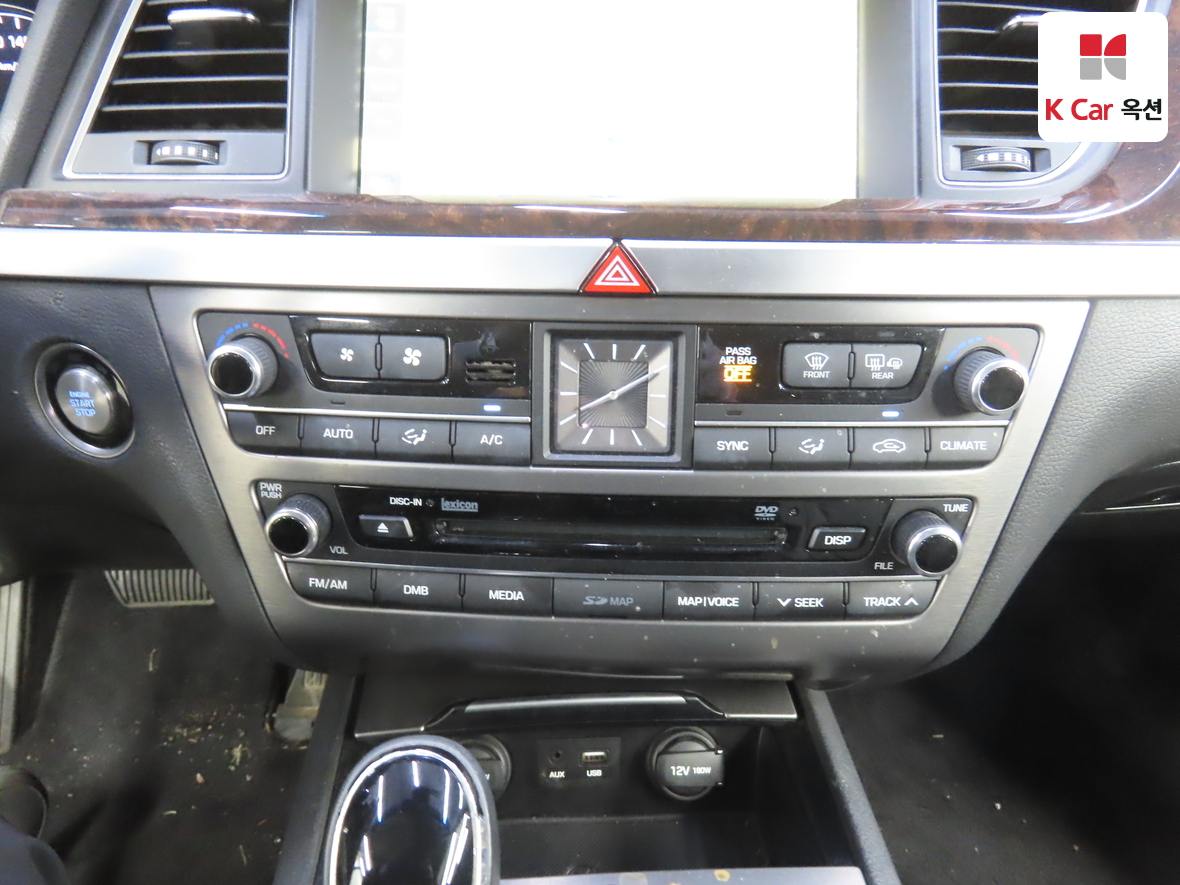 Hyundai Genesis - 15