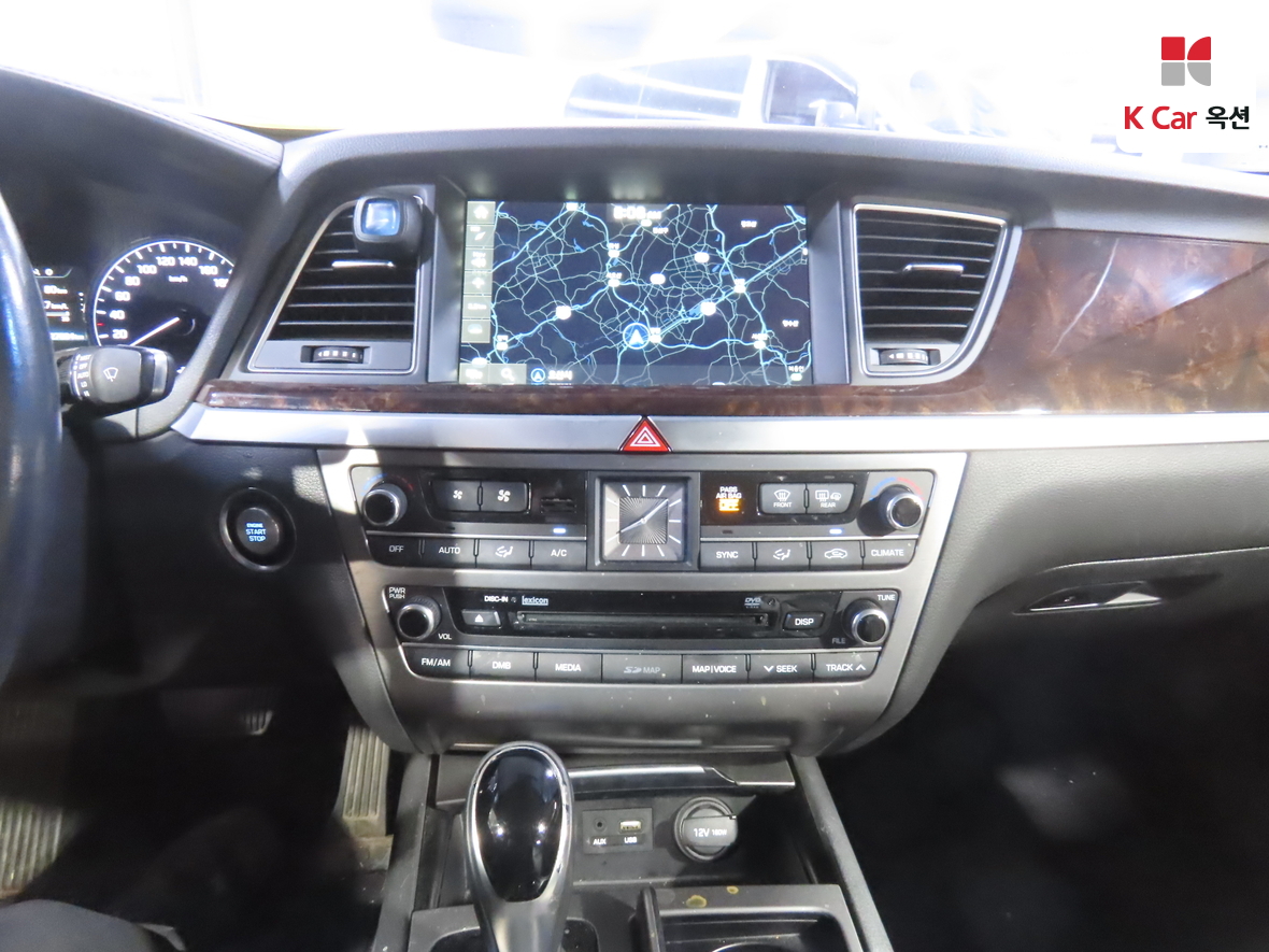 Hyundai Genesis - 6