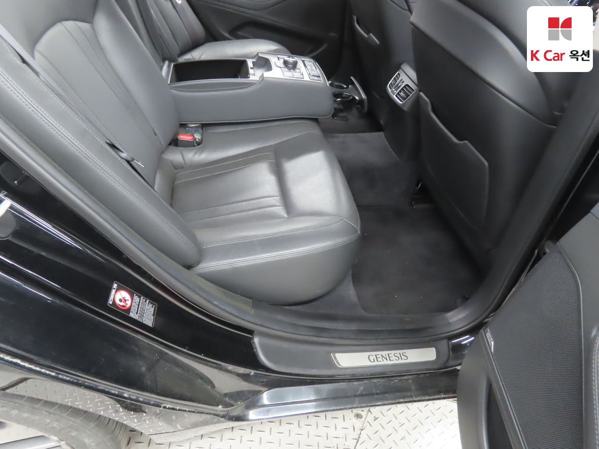 Hyundai Genesis - 29