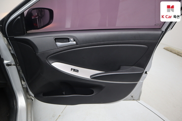 2016 - hyundai accent