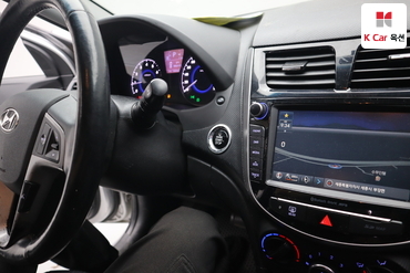 2016 - hyundai accent