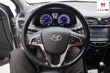 2016 - hyundai accent