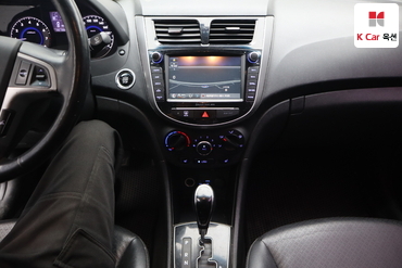 2016 - hyundai accent