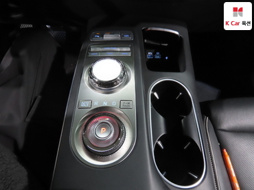 2022 - genesis egv70