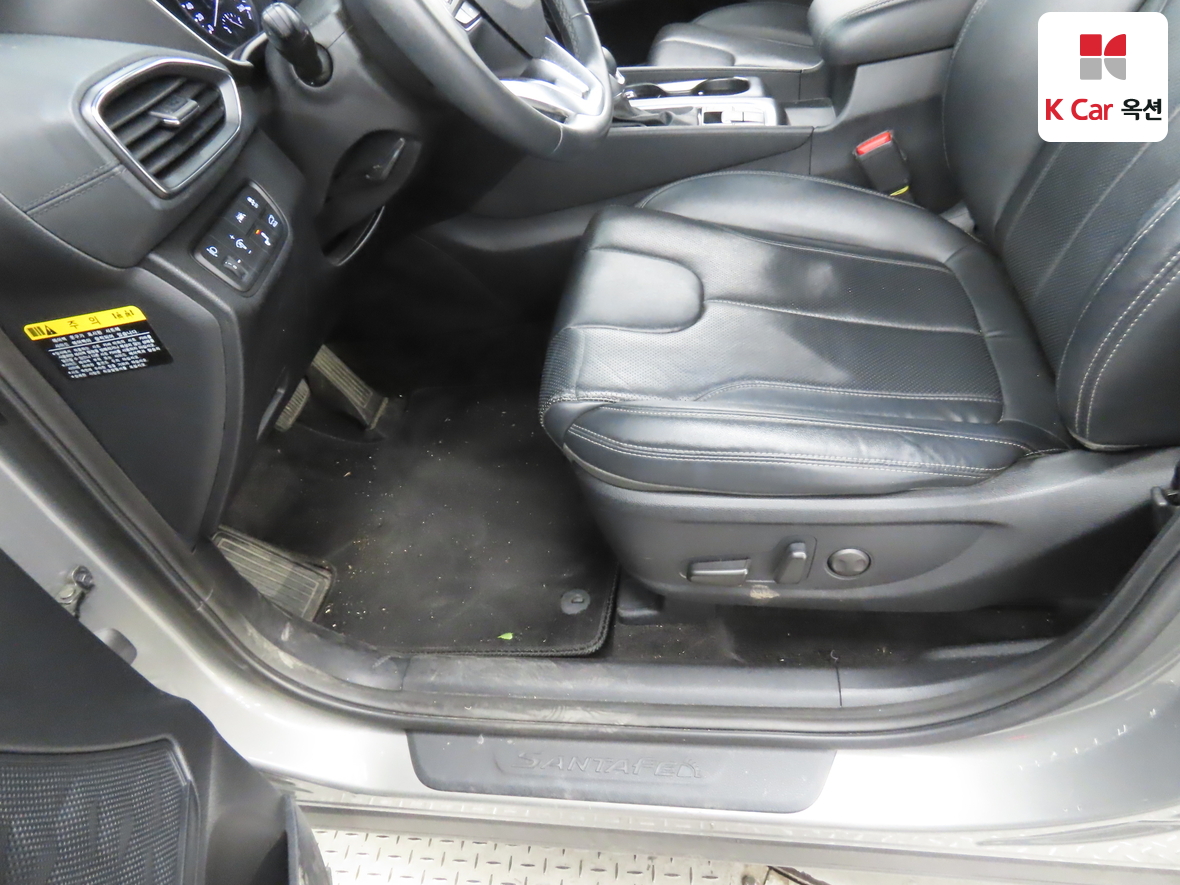 Hyundai SANTAFE - 18