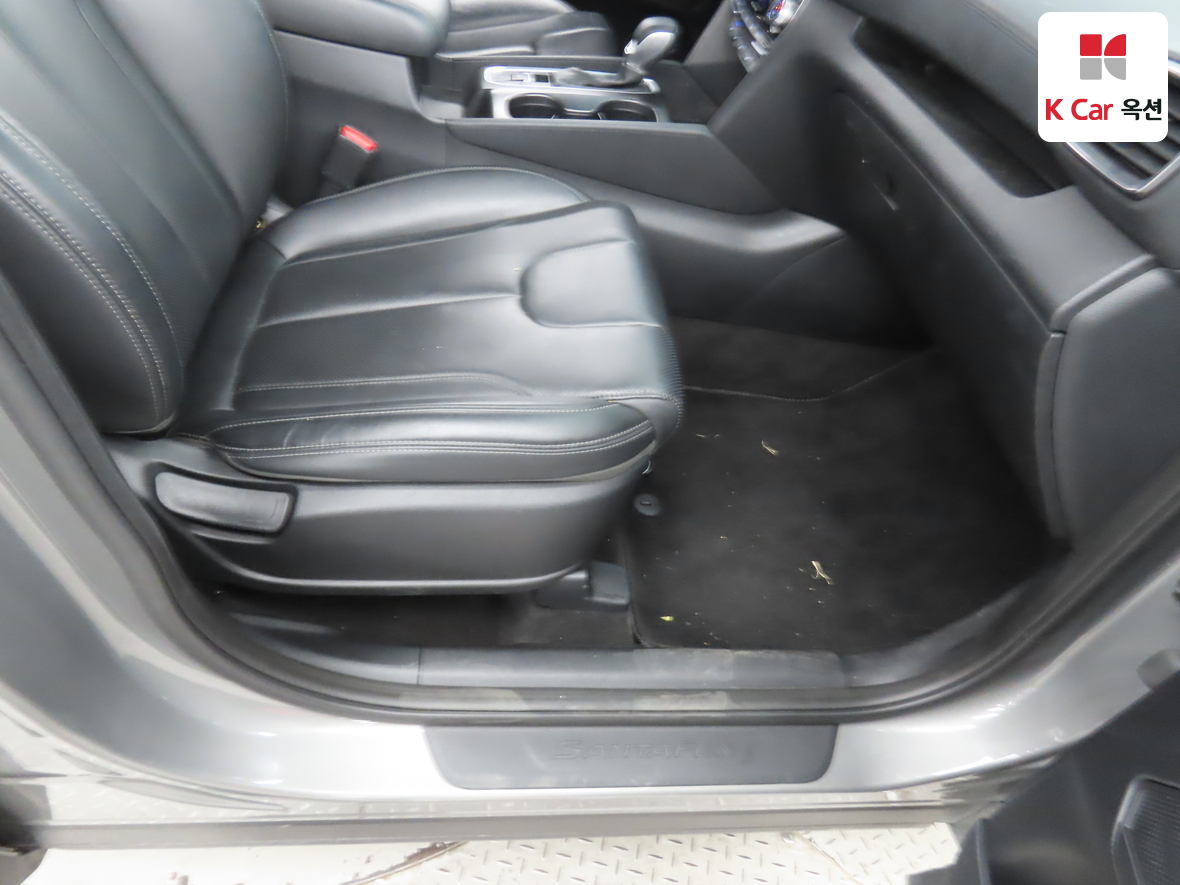 Hyundai SANTAFE - 31