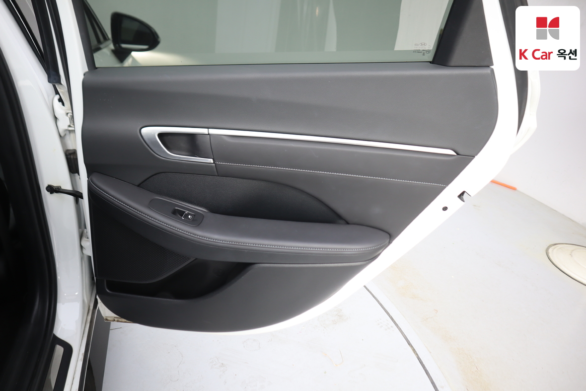 Hyundai Sonata - 28