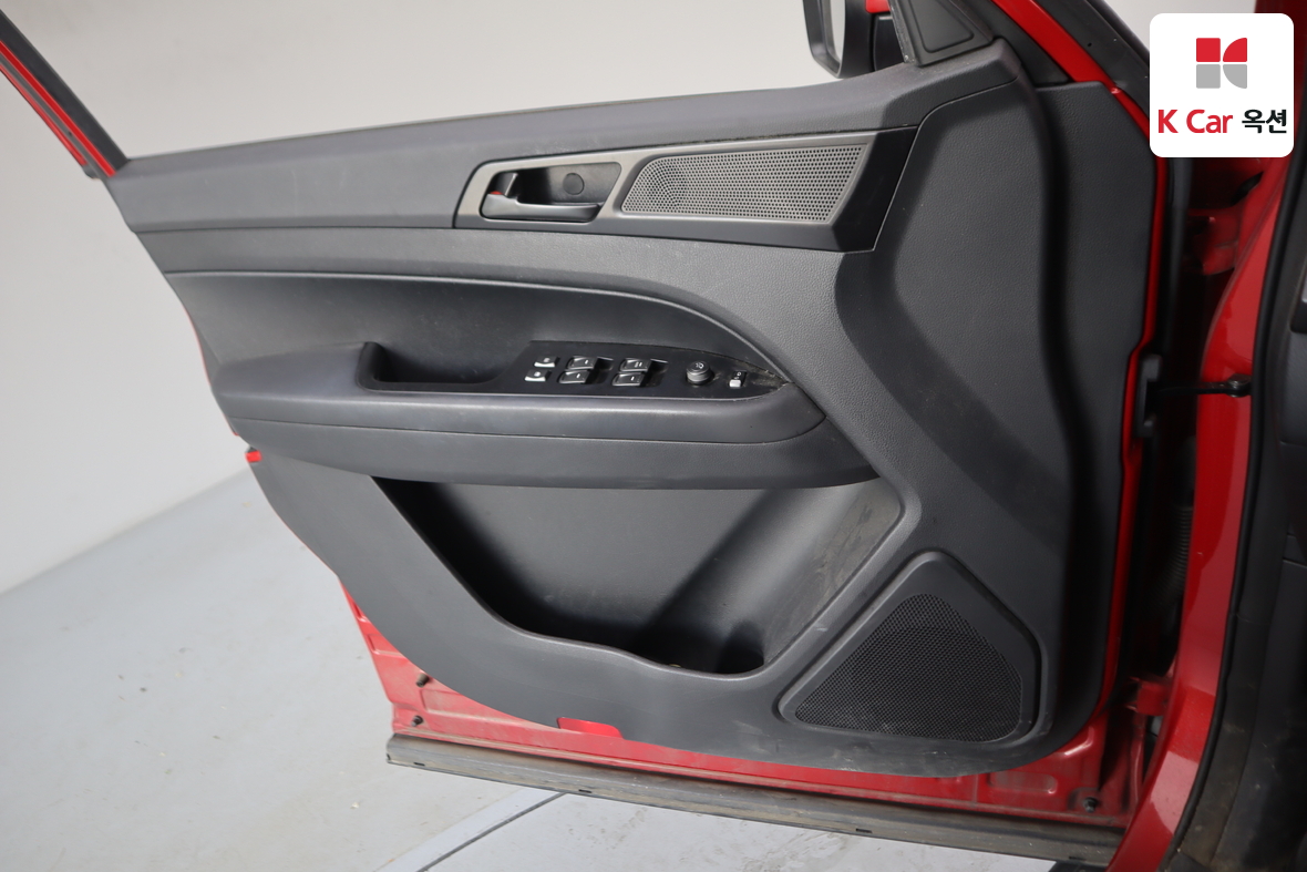 KG Mobility Rexton Sports Khan - 8