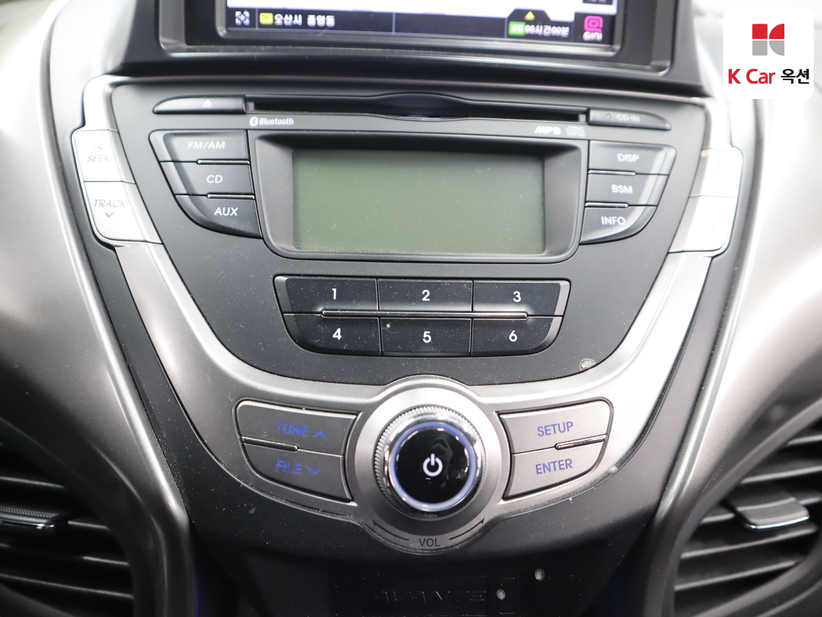 Hyundai Elantra - 15