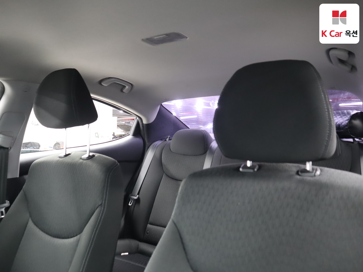 Hyundai Elantra - 19