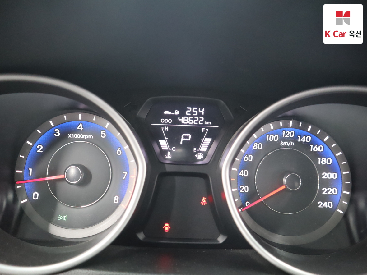 Hyundai Elantra - 5