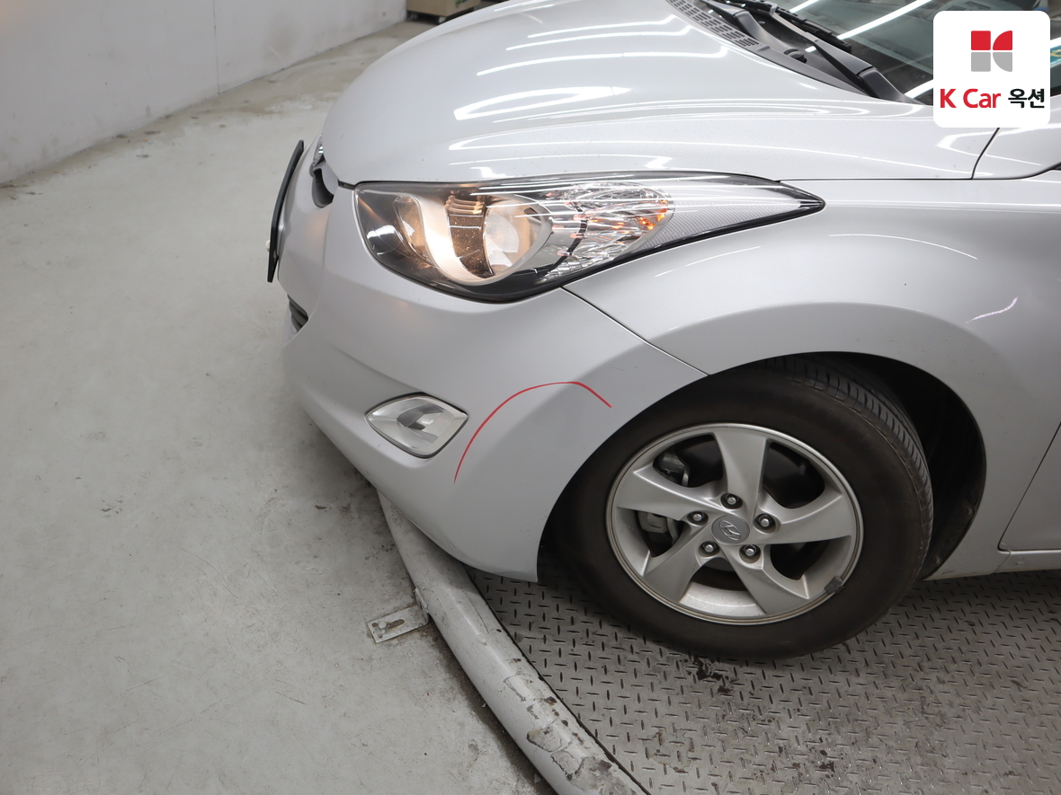 Hyundai Elantra - 34