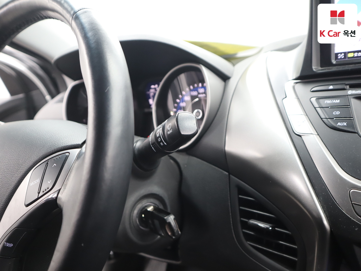 Hyundai Elantra - 11
