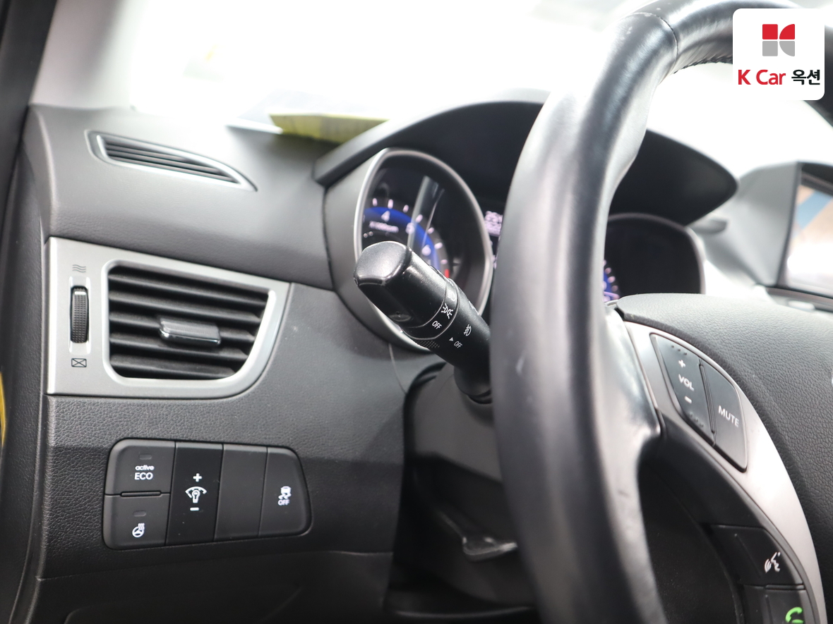 Hyundai Elantra - 9