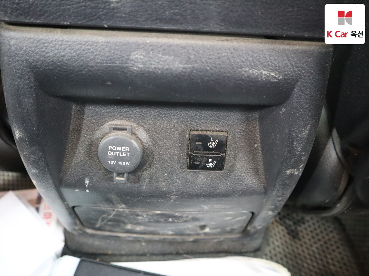 Hyundai SANTAFE - 26