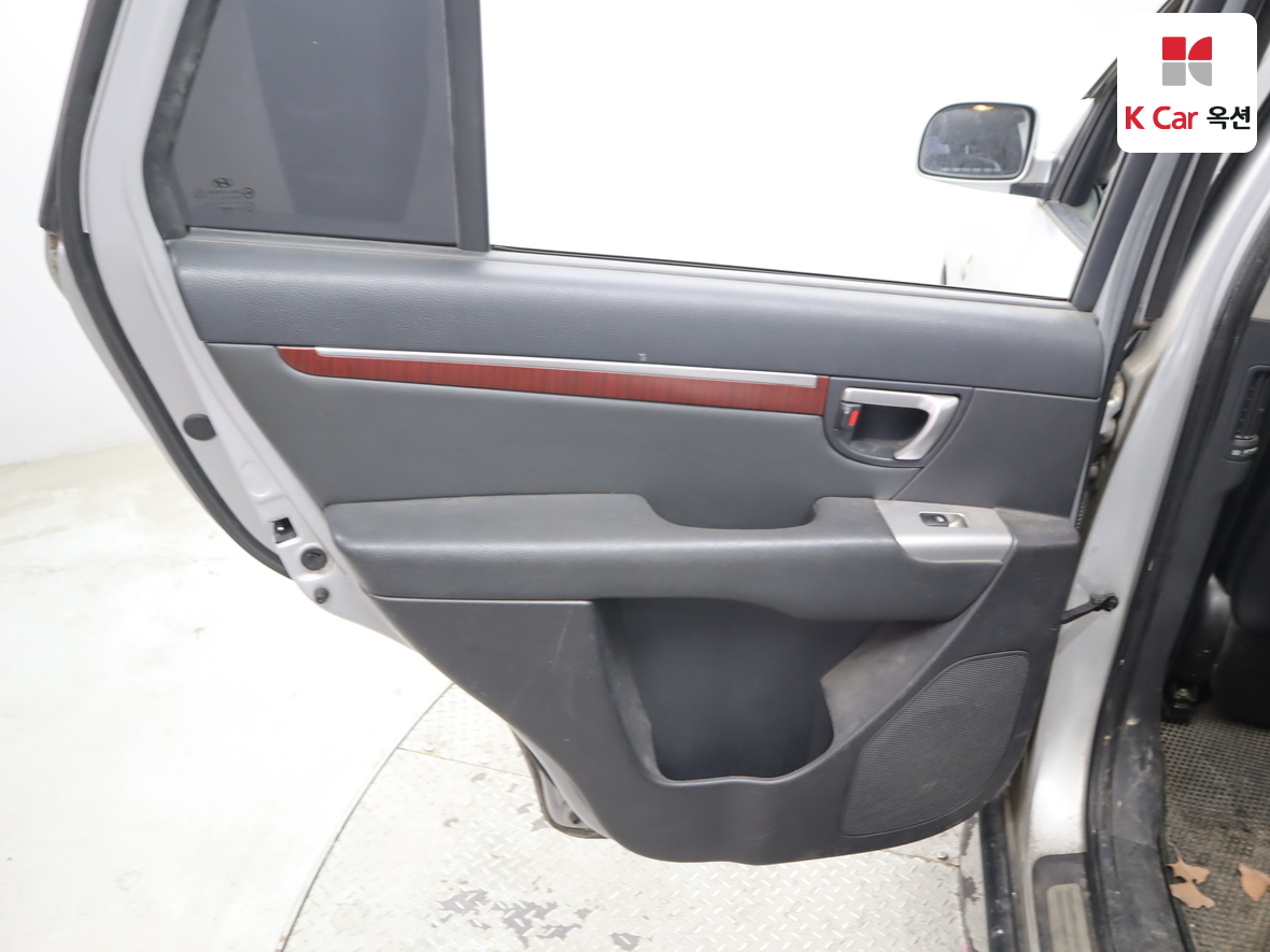 Hyundai SANTAFE - 24