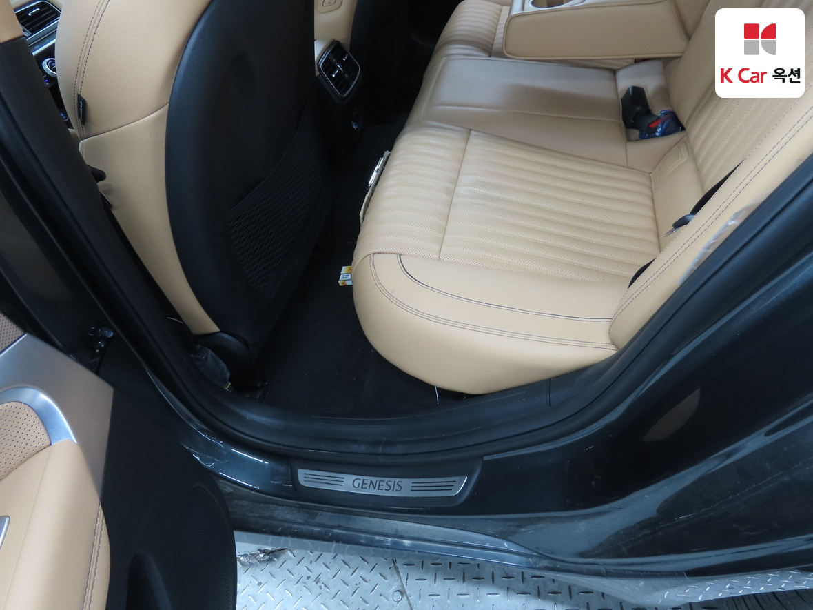 Hyundai Genesis - 25