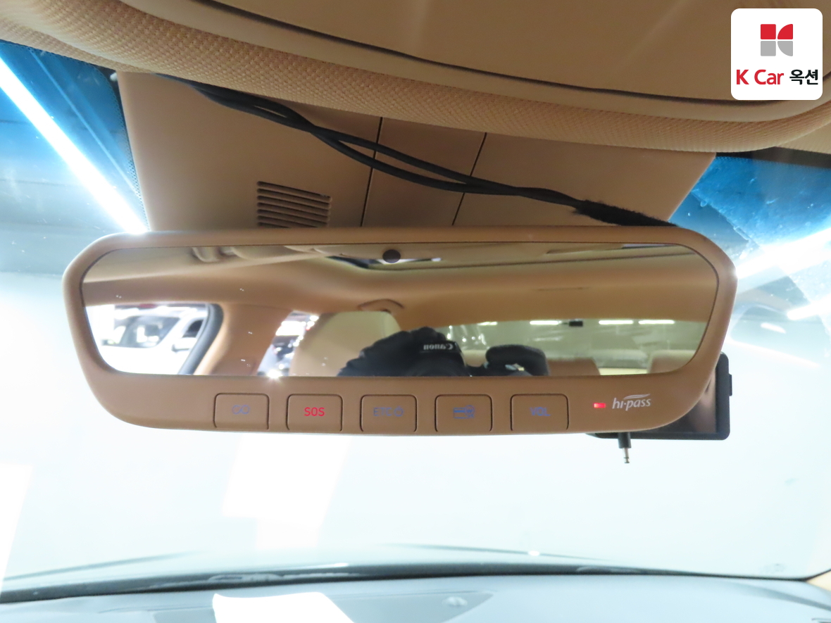 Hyundai Genesis - 13