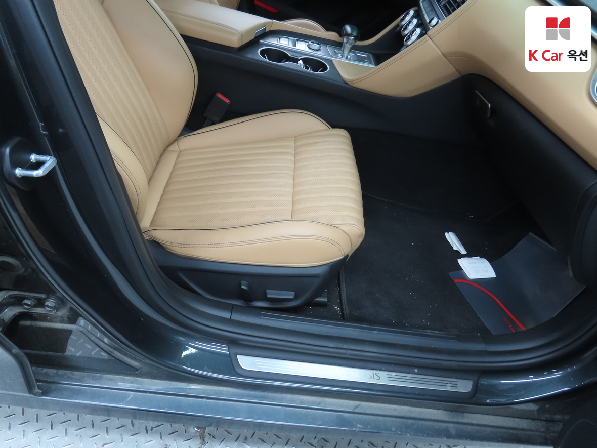 Hyundai Genesis - 32