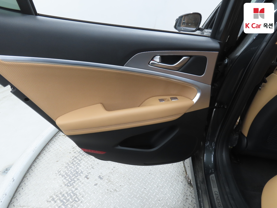 Hyundai Genesis - 24