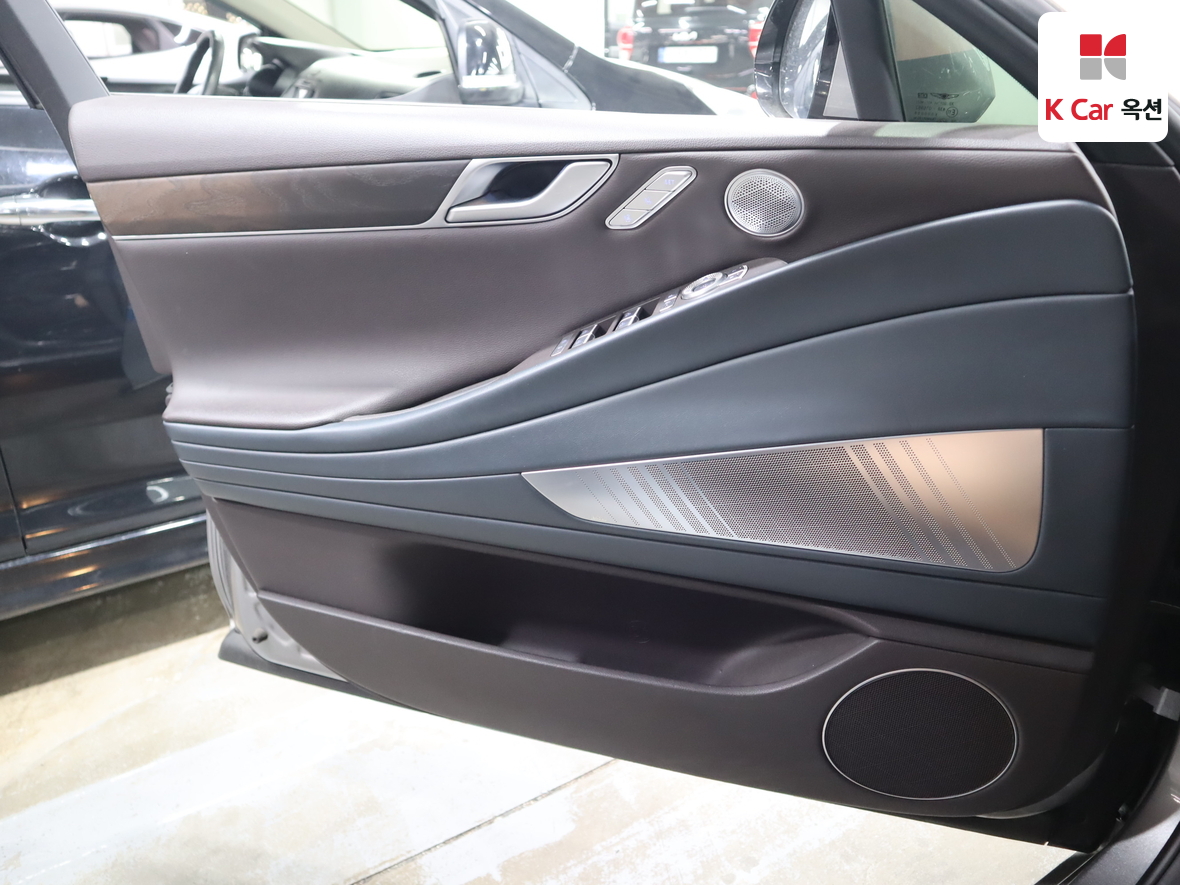 Genesis G80 - 8