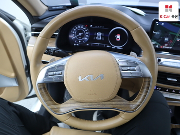 2022 - kia k9