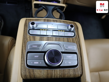 2022 - kia k9