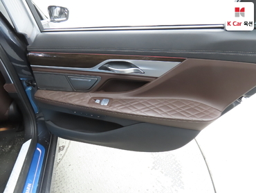 2020 - bmw m7