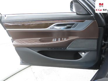 2020 - bmw m7