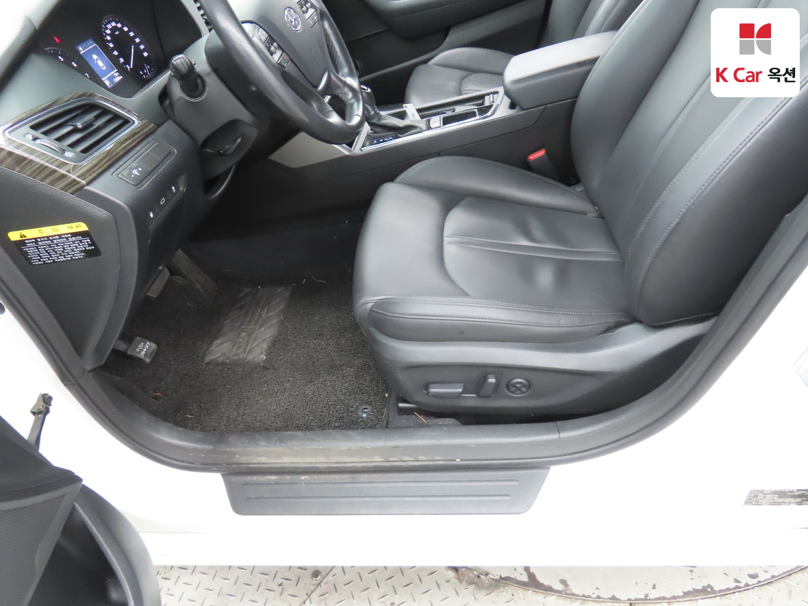 Hyundai Sonata - 18