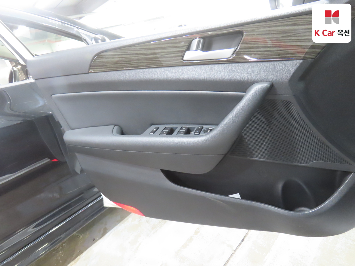 Hyundai Sonata - 8