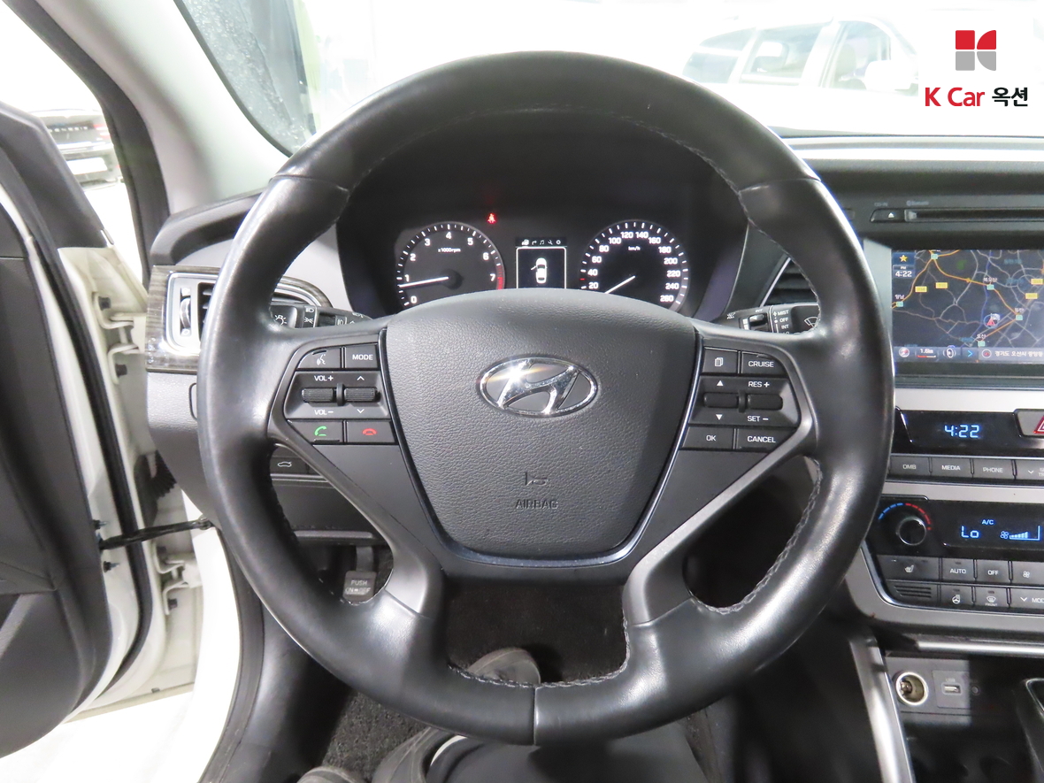 Hyundai Sonata - 10