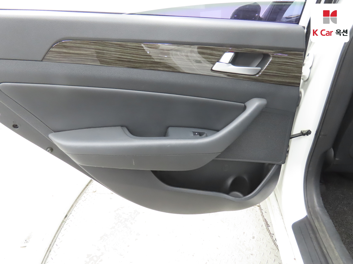 Hyundai Sonata - 22