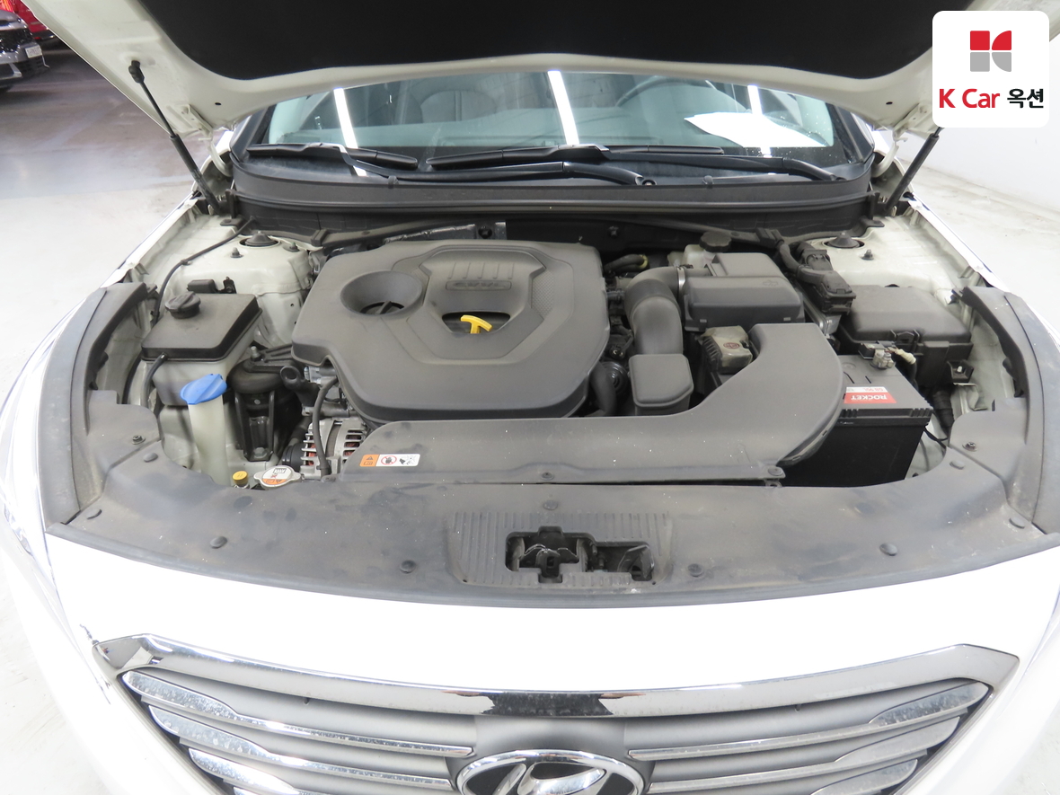 Hyundai Sonata - 32