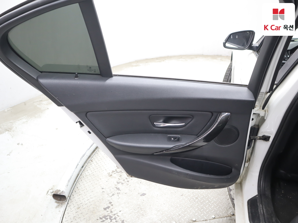 BMW 3 시리즈 - 25