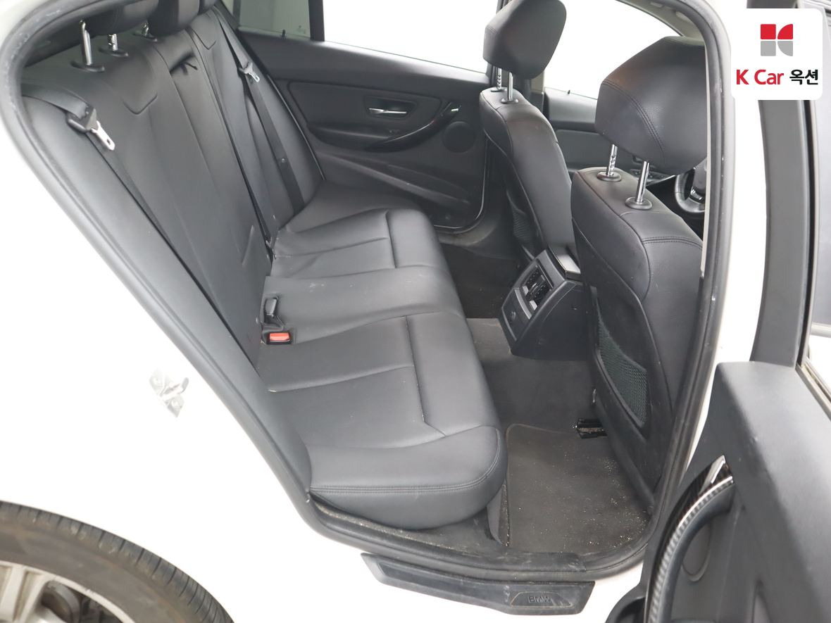 BMW 3 시리즈 - 30