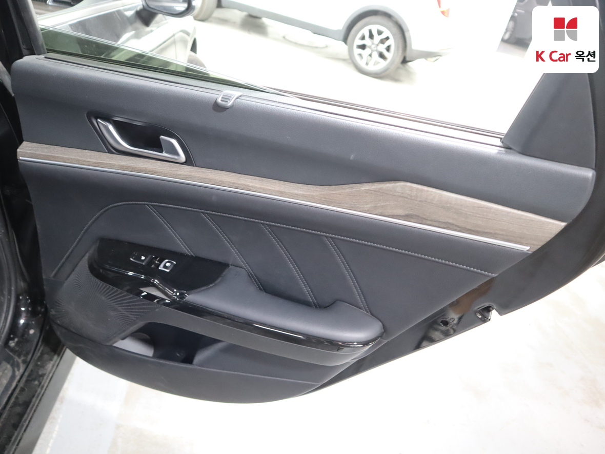Kia K5 - 25