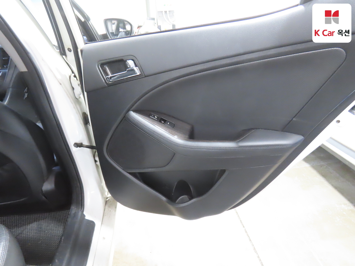 Kia K5 - 28