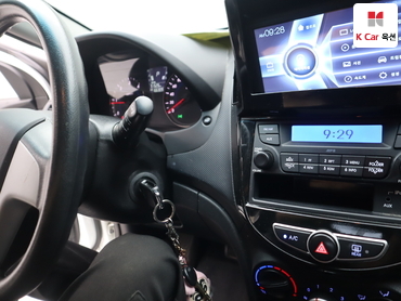 2014 - hyundai accent