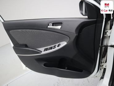 2014 - hyundai accent