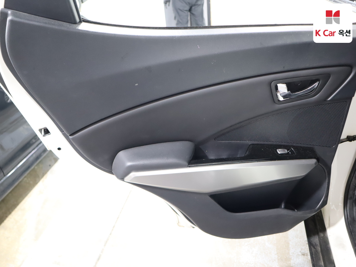 KG Mobility Tivoli - 22