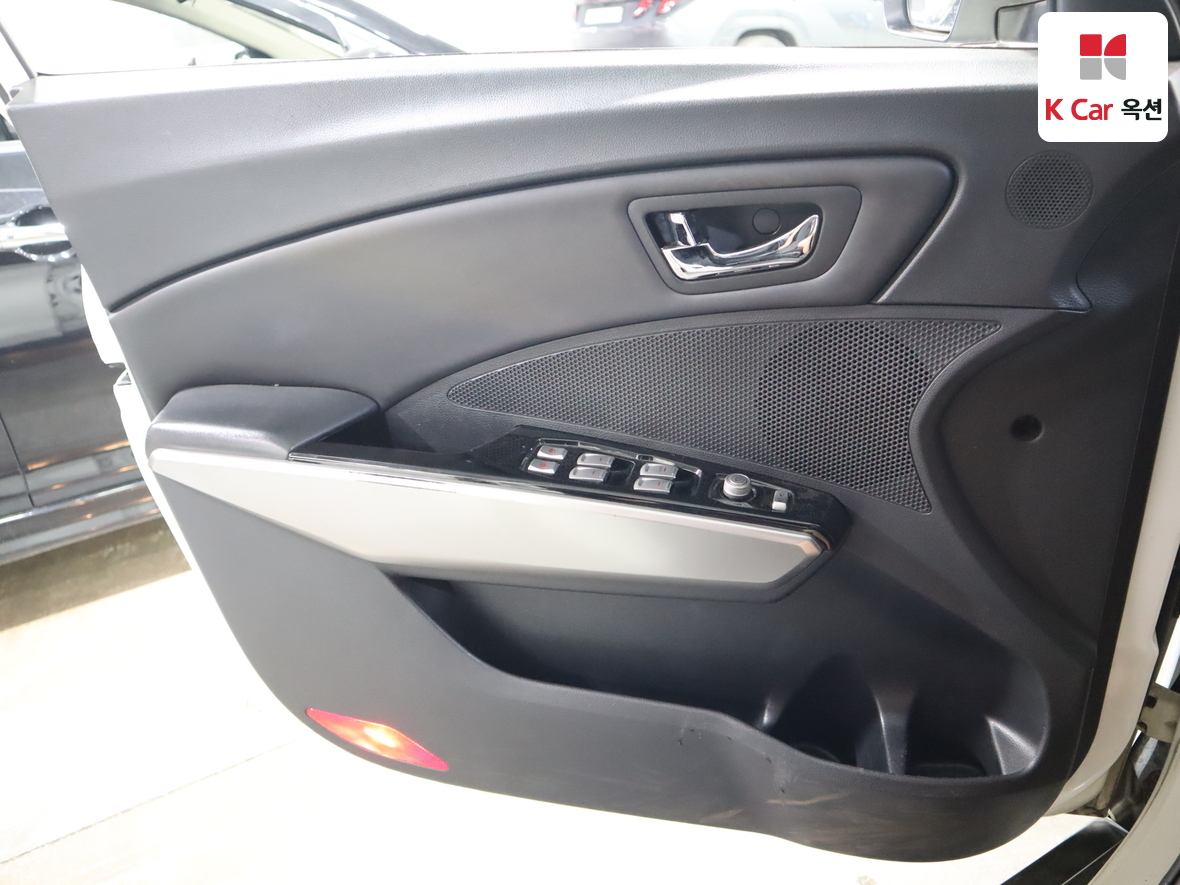 KG Mobility Tivoli - 8
