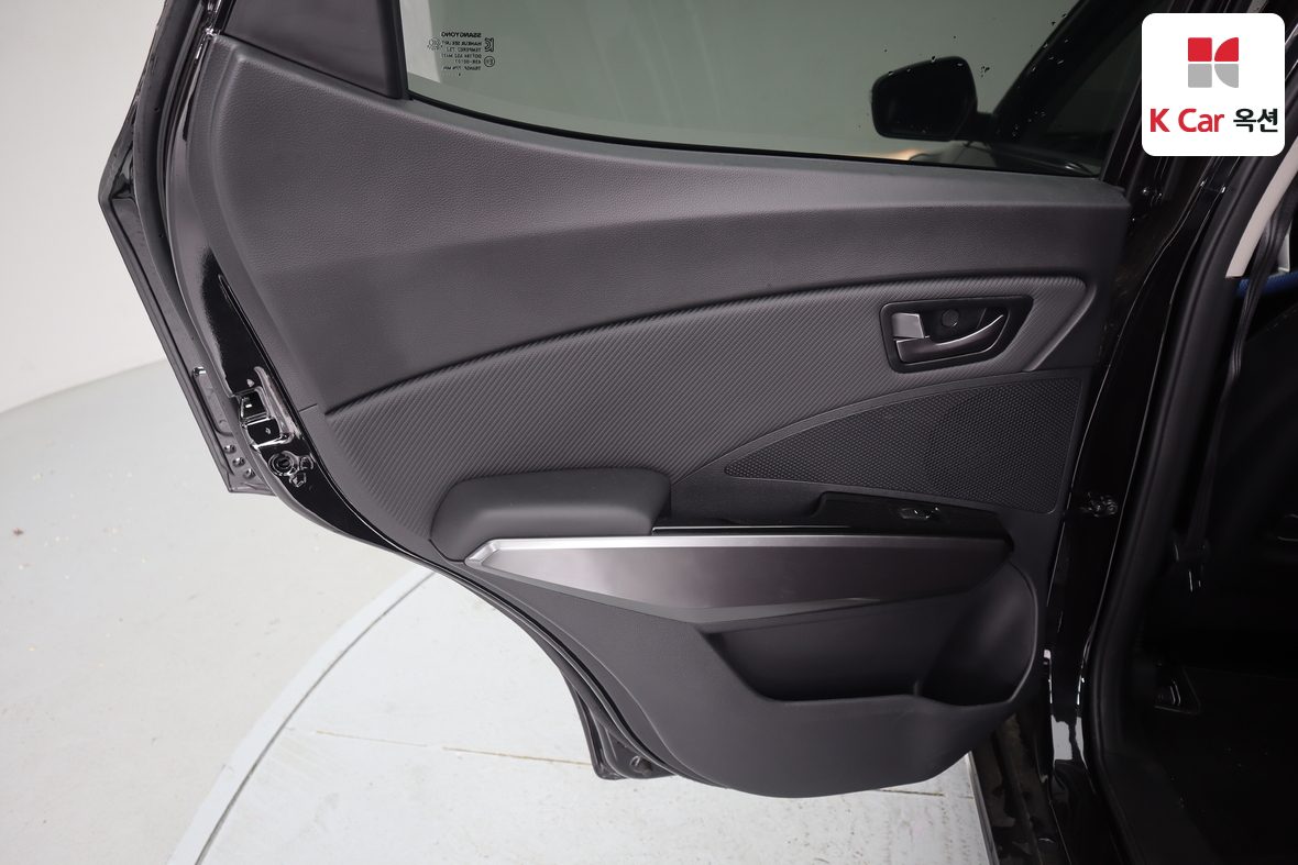 KG Mobility Tivoli - 20