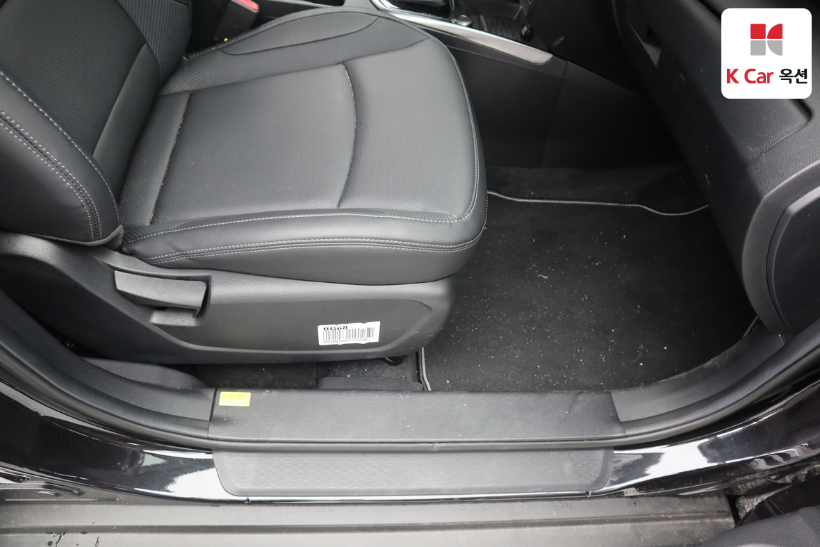 KG Mobility Tivoli - 28